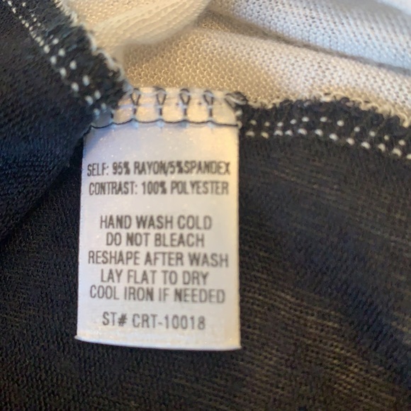 Sweater and t-shirt set - Picture 11 of 11